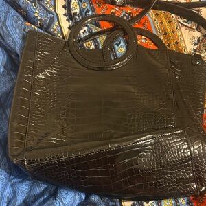 Chic Black Crocodile-Embossed Shoulder Bag